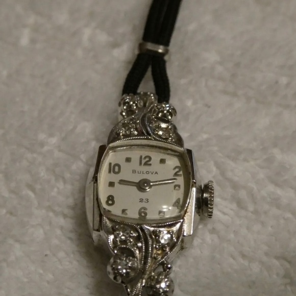 Art Deco Bulova 14k White Gold and Diamond Ladies WristWatch RUNNING - Picture 3 of 12